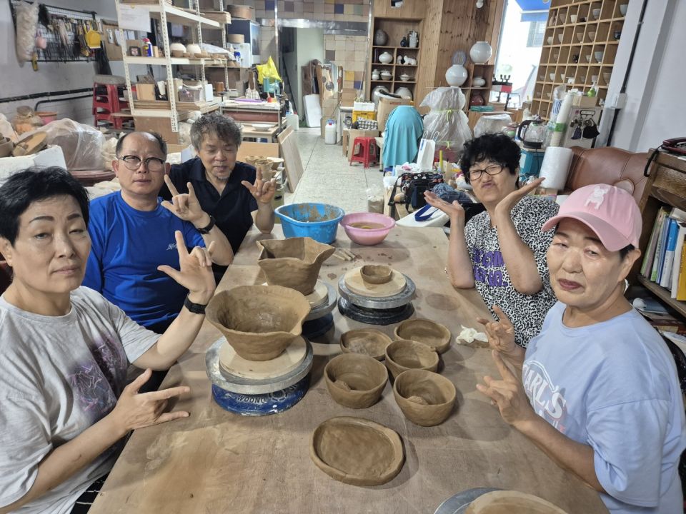 2 작가님과 찰칵.jpg