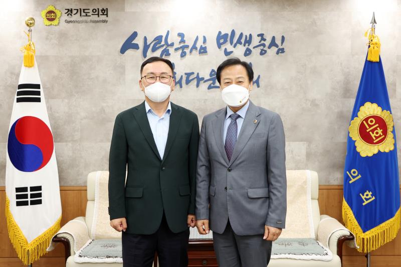 장현국_의장_한국농아인협회_경기도협회_관계자_접견_저해상도 (3).jpg