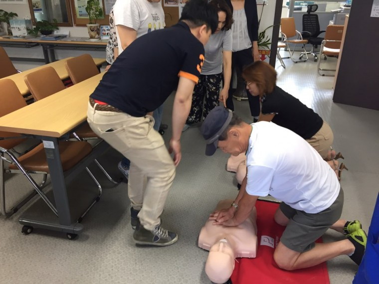 <![CDATA[17.06.23 ]]><![CDATA[심폐소생술 교육 ]]><![CDATA[(]]><![CDATA[6).jpg]]>